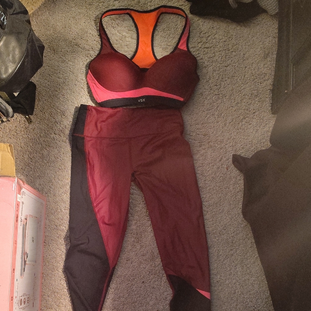 Victoria's Secret Pink VSX Sport set / sports bra and pants